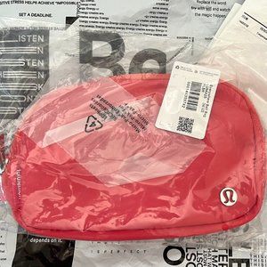 🆕 Lululemon Everywhere Belt Bag - Pale Raspberry